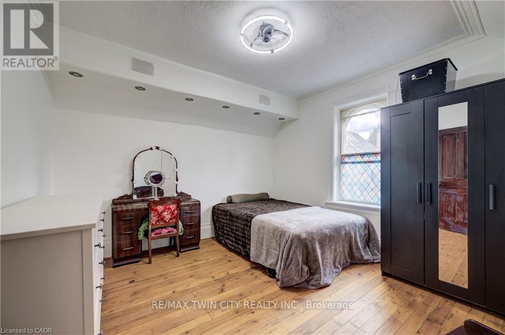 51 Irvin Street, Kitchener, Ontario  N2H 1K7 - Photo 23 - X13476236