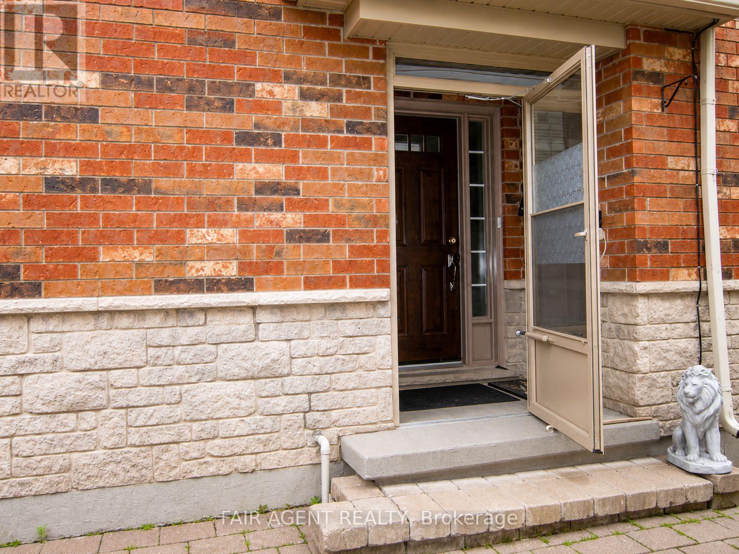 28 Elderberry Avenue, Grimsby, Ontario  L3M 5R5 - Photo 3 - X13474918
