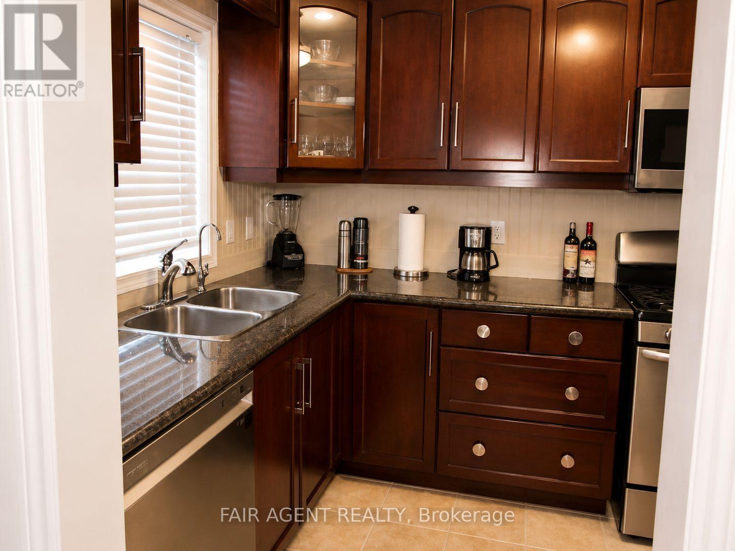 28 Elderberry Avenue, Grimsby, Ontario  L3M 5R5 - Photo 7 - X13474918