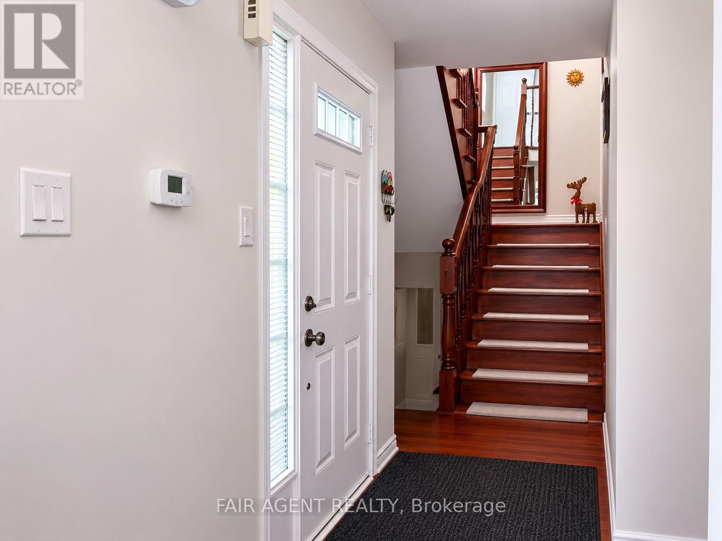 28 Elderberry Avenue, Grimsby, Ontario  L3M 5R5 - Photo 4 - X13474918