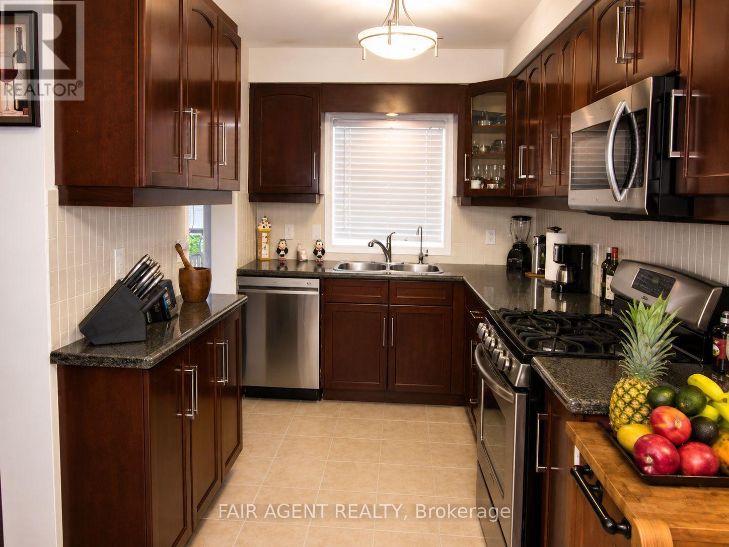 28 Elderberry Avenue, Grimsby, Ontario  L3M 5R5 - Photo 8 - X13474918