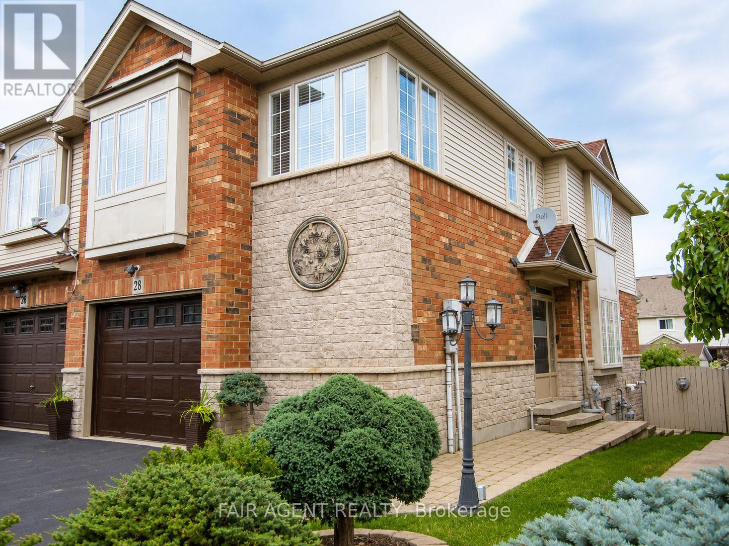 28 Elderberry Avenue, Grimsby, Ontario  L3M 5R5 - Photo 2 - X13474918