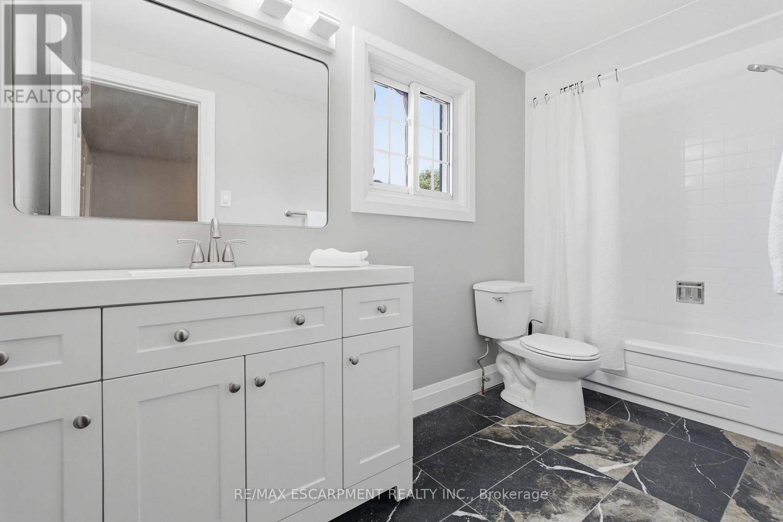 53 Glaceport Avenue, Hamilton, Ontario L9H 7E2 - Photo 27 - X13476394