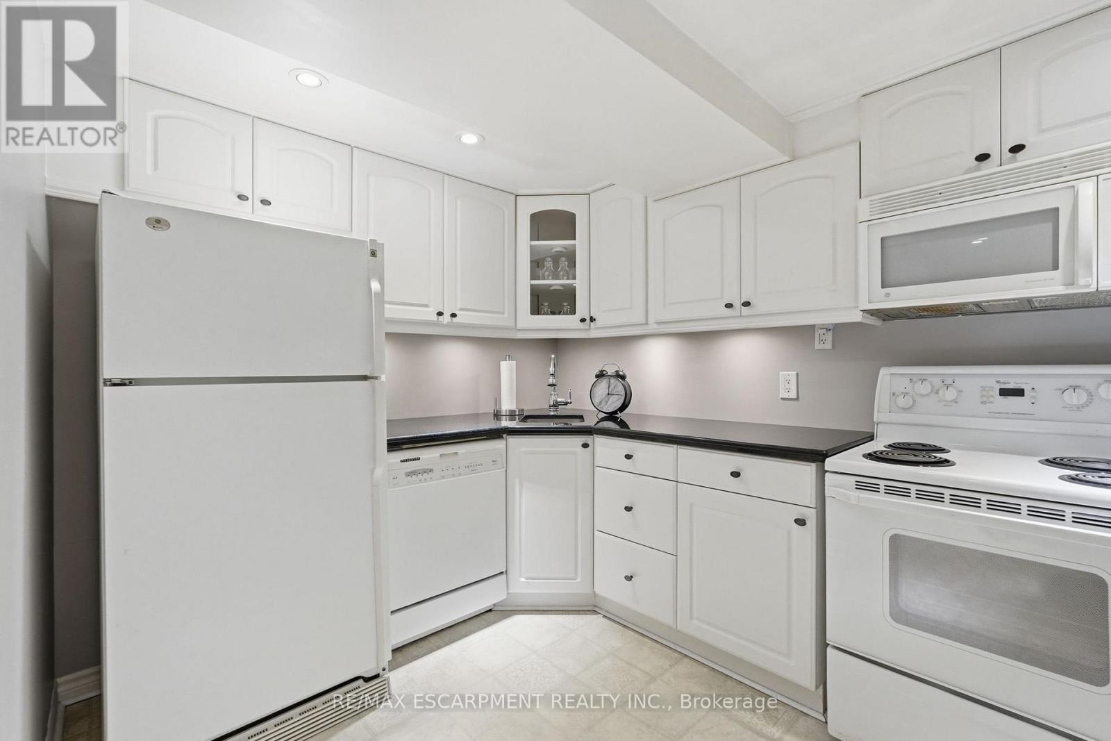 53 Glaceport Avenue, Hamilton, Ontario L9H 7E2 - Photo 36 - X13476394