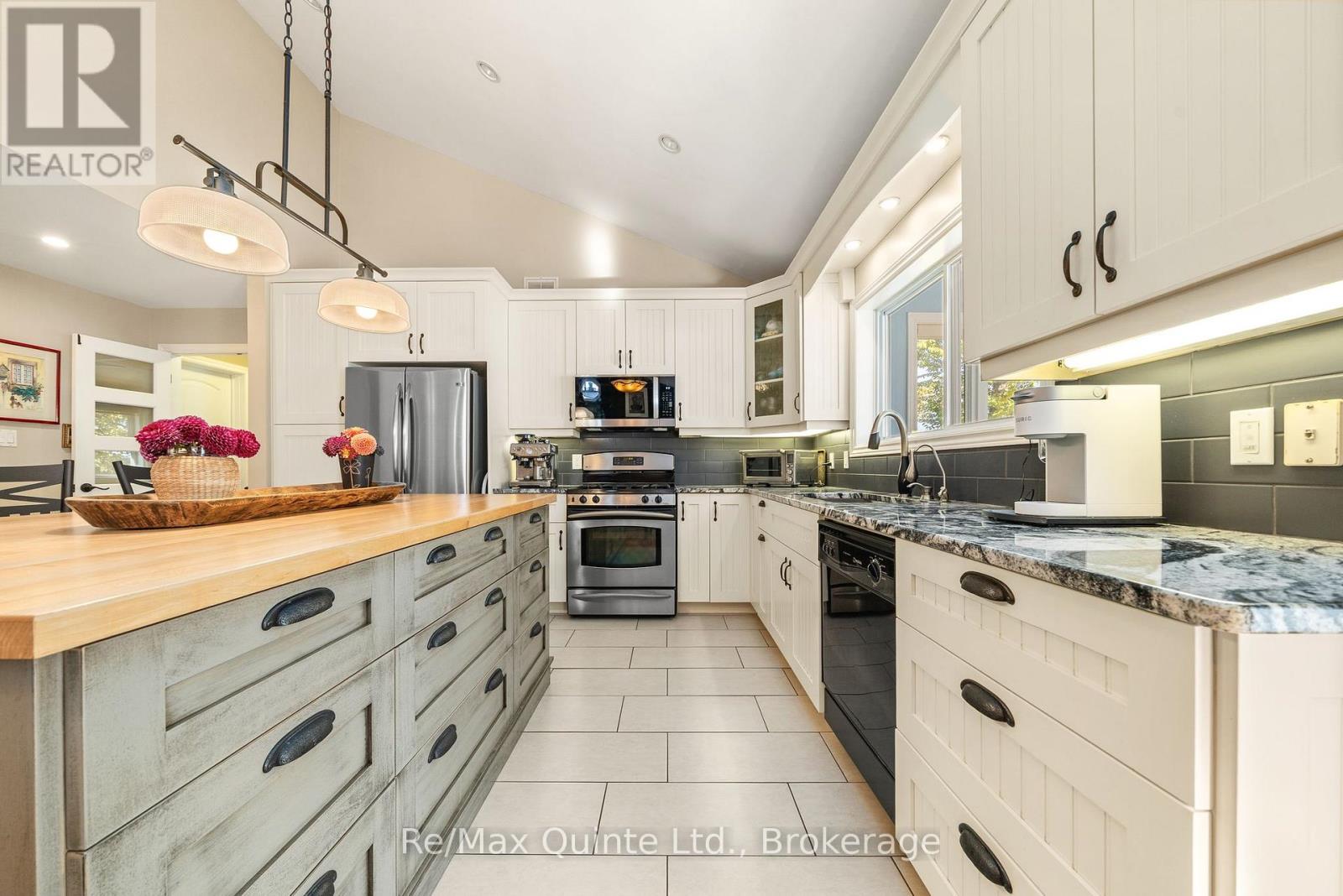 524 Island Road, Prince Edward County, Ontario  K0K 2T0 - Photo 16 - X13475500