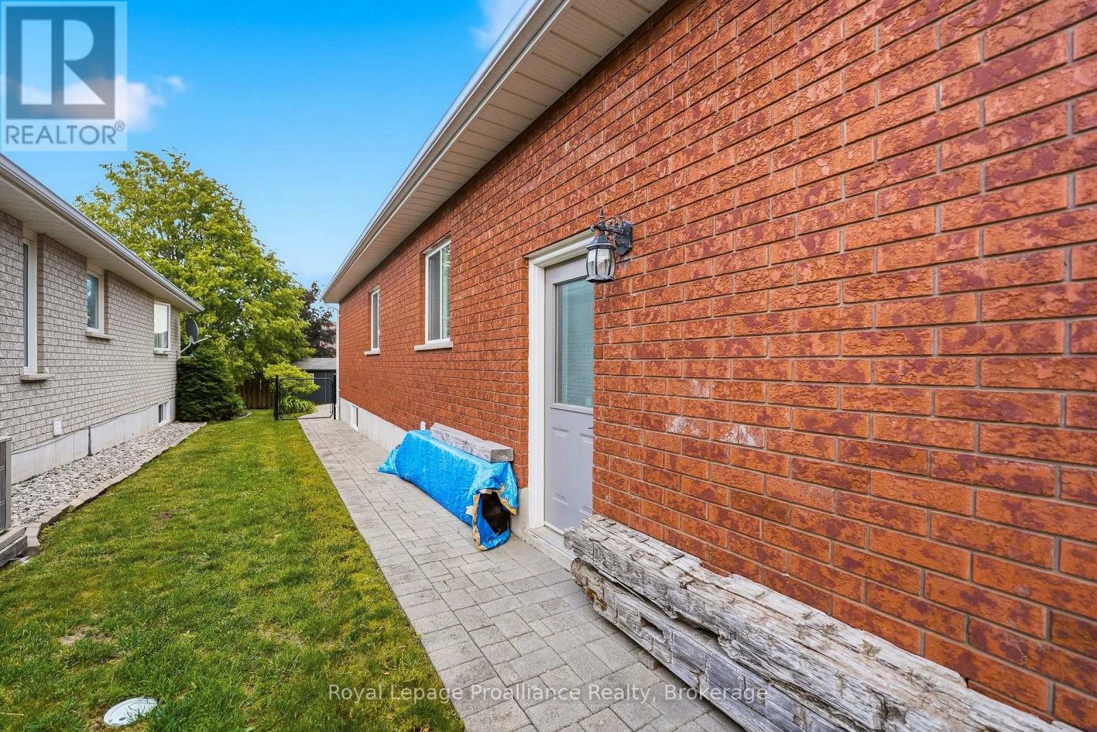 29 Hickory Grove, Belleville, Ontario  K8N 5X6 - Photo 34 - X13476008