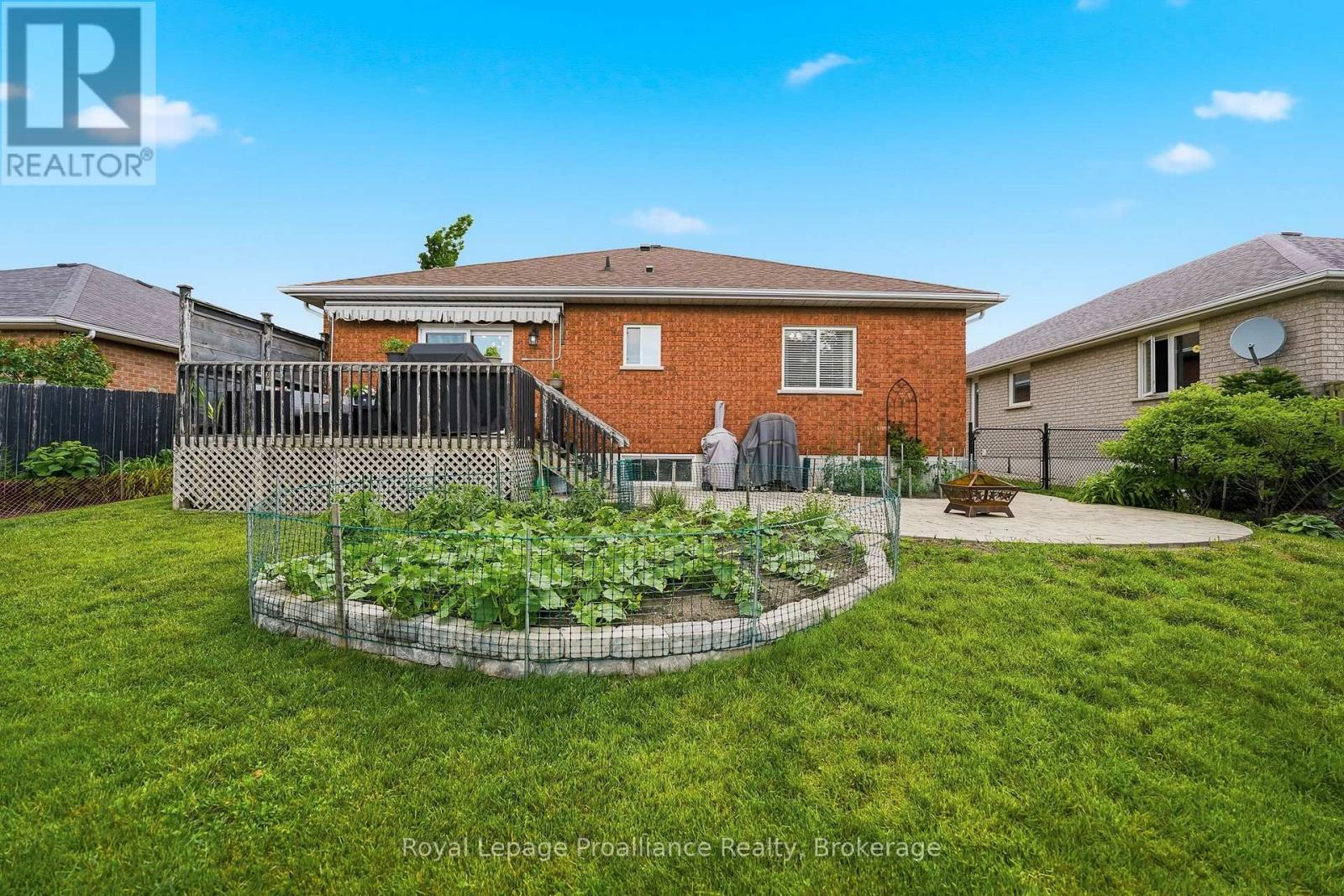 29 Hickory Grove, Belleville, Ontario  K8N 5X6 - Photo 37 - X13476008