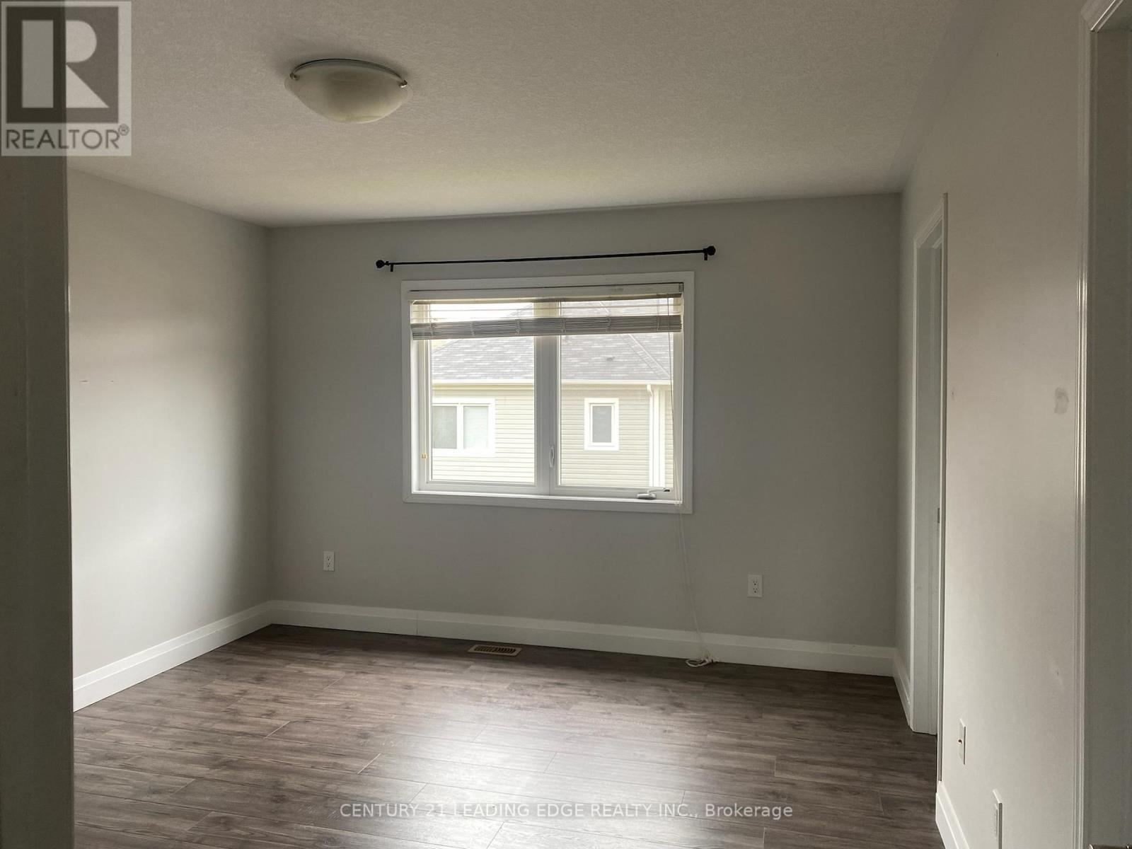 33 Glenvista Drive, Kitchener, Ontario  N2R 0E7 - Photo 2 - X13480146