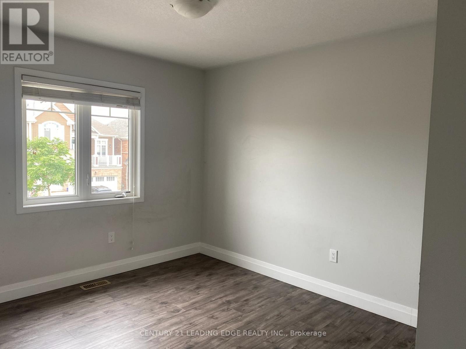 33 Glenvista Drive, Kitchener, Ontario  N2R 0E7 - Photo 5 - X13480146