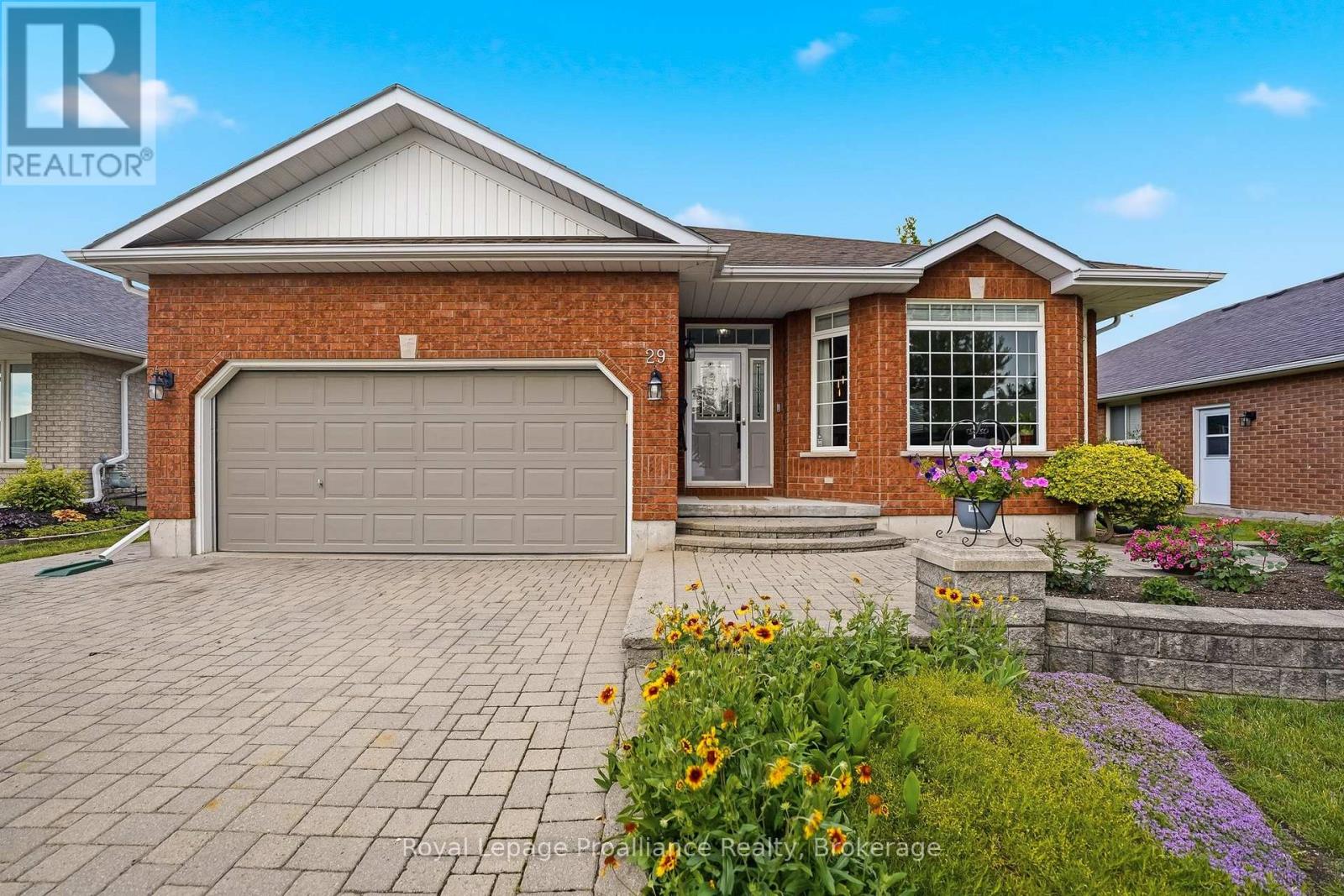 29 HICKORY GROVE, Belleville, Ontario