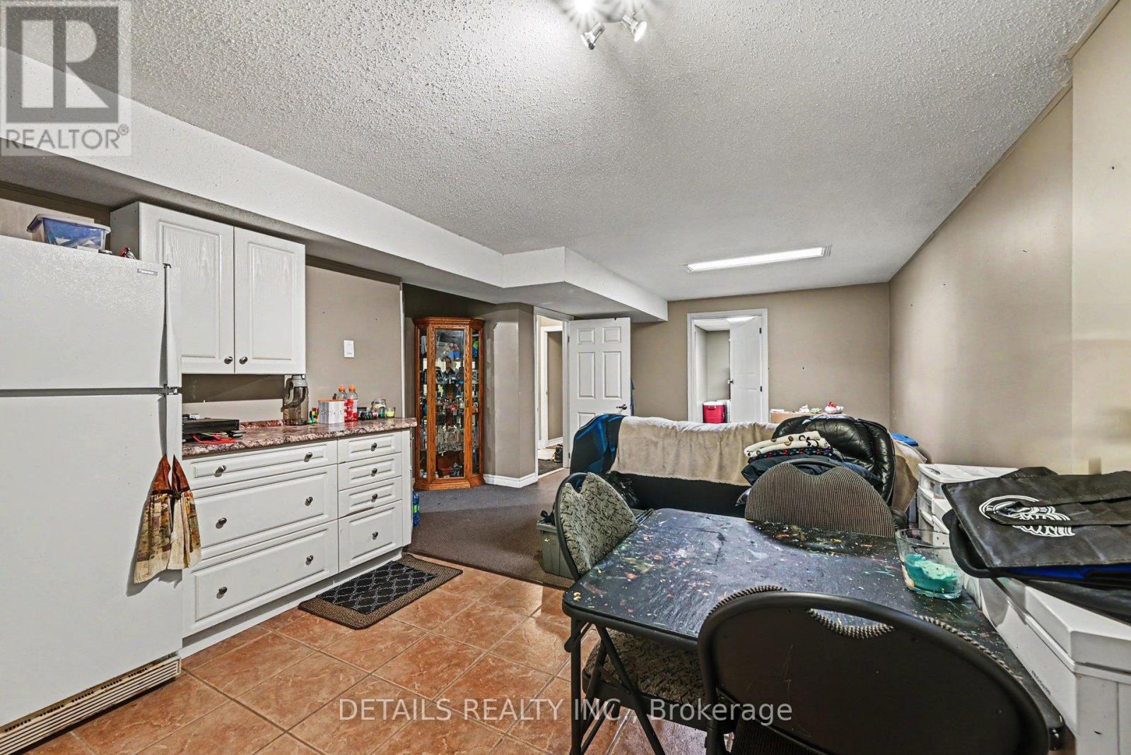 Basement Unit - 816 Willow Avenue, Ottawa, Ontario  K1E 1C7 - Photo 3 - X13475478