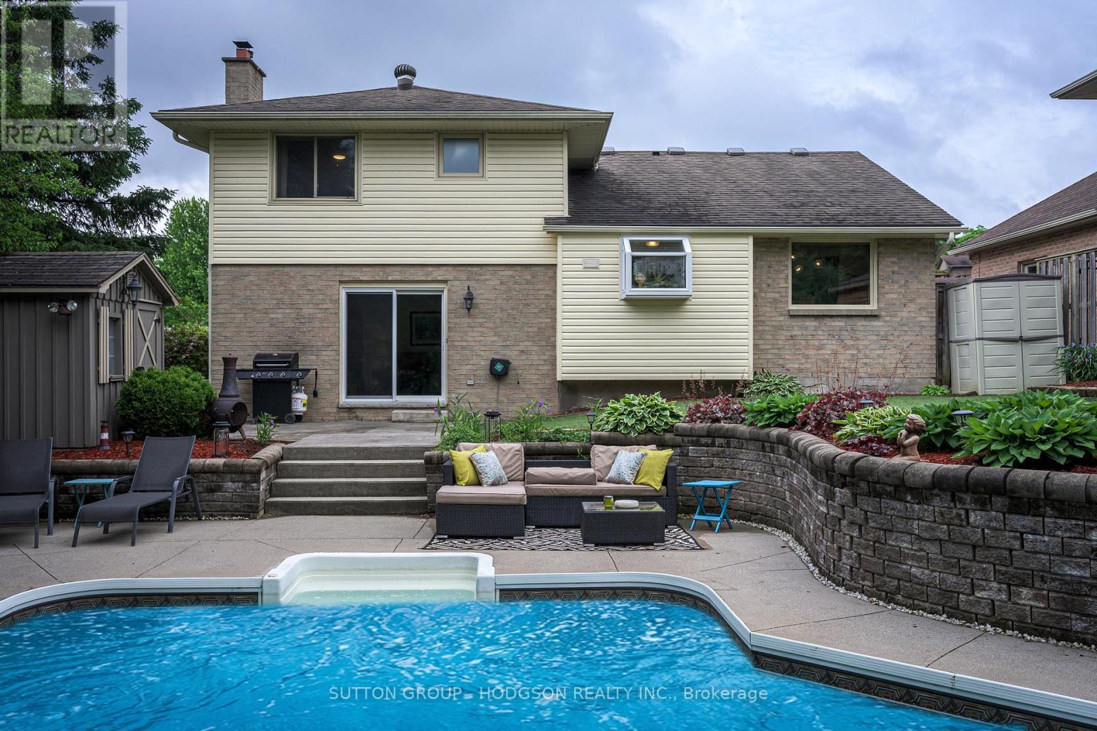 47 FAIRLANE CRESCENT London South (South K) Ontario Canada N6K3E1 4