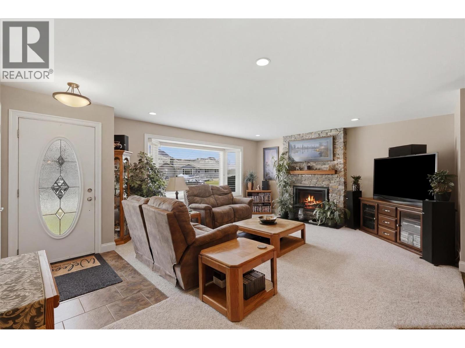 2524 Tupela Drive, Kamloops, British Columbia  V2B 6V6 - Photo 10 - 10391439