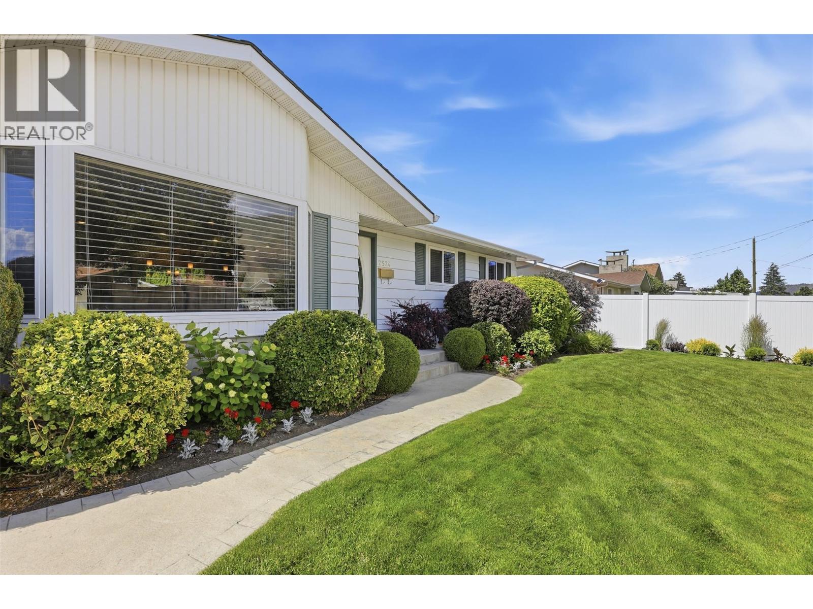 2524 Tupela Drive, Kamloops, British Columbia  V2B 6V6 - Photo 41 - 10391439