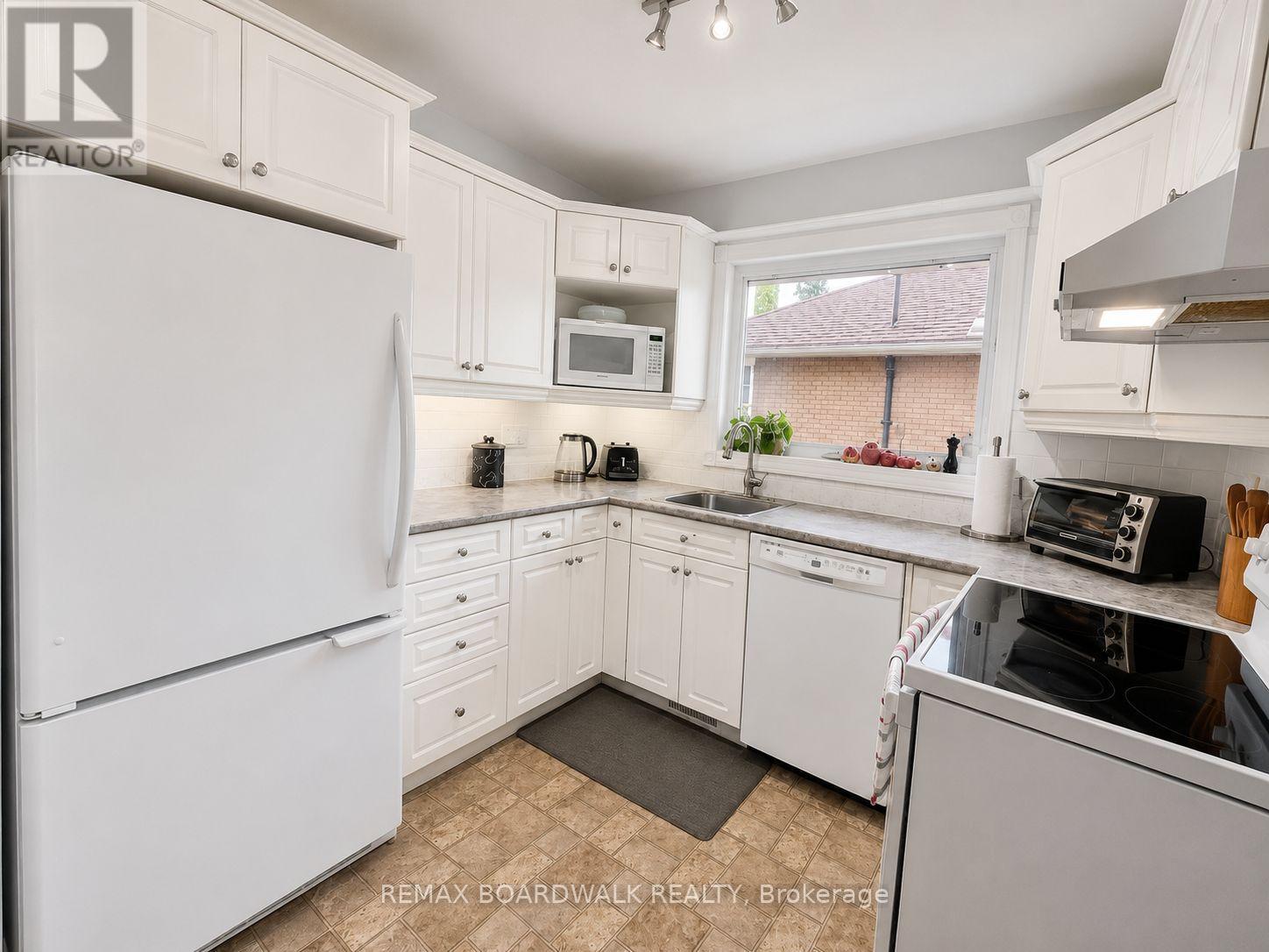 625 Clarke Avenue, Ottawa, Ontario  K1K 0Y6 - Photo 4 - X13476150