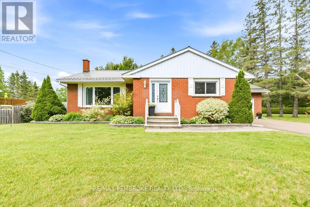 92 KEN AVENUE, Laurentian Valley, Ontario
