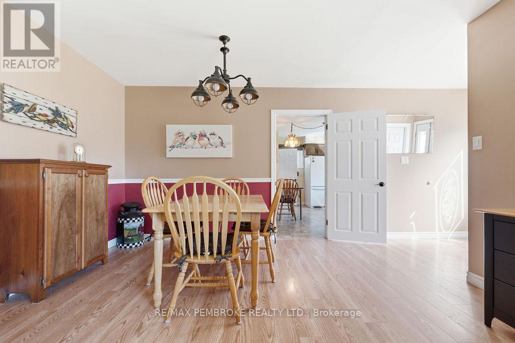 92 Ken Avenue, Laurentian Valley, Ontario  K8A 6W5 - Photo 12 - X13475580