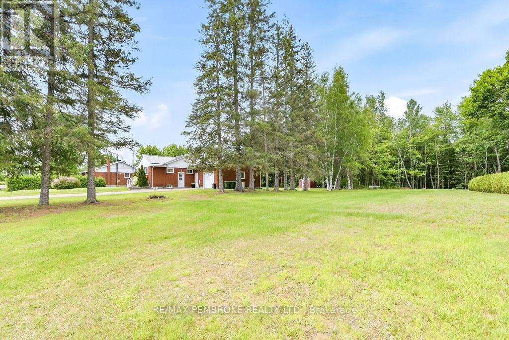 92 Ken Avenue, Laurentian Valley, Ontario  K8A 6W5 - Photo 30 - X13475580