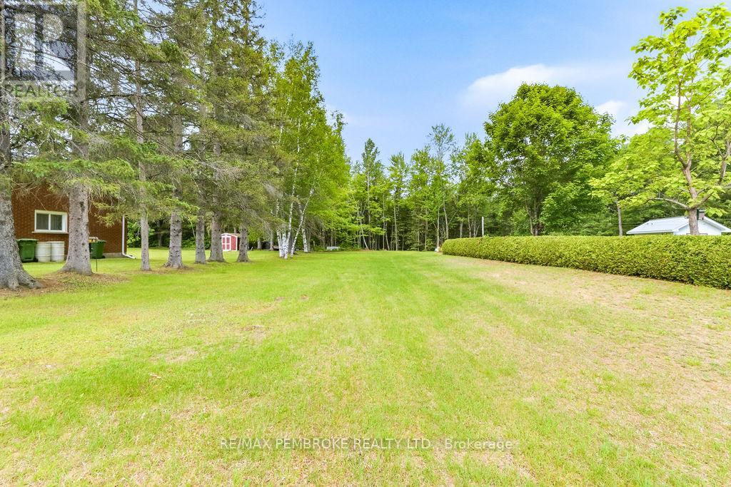 92 Ken Avenue, Laurentian Valley, Ontario  K8A 6W5 - Photo 33 - X13475580