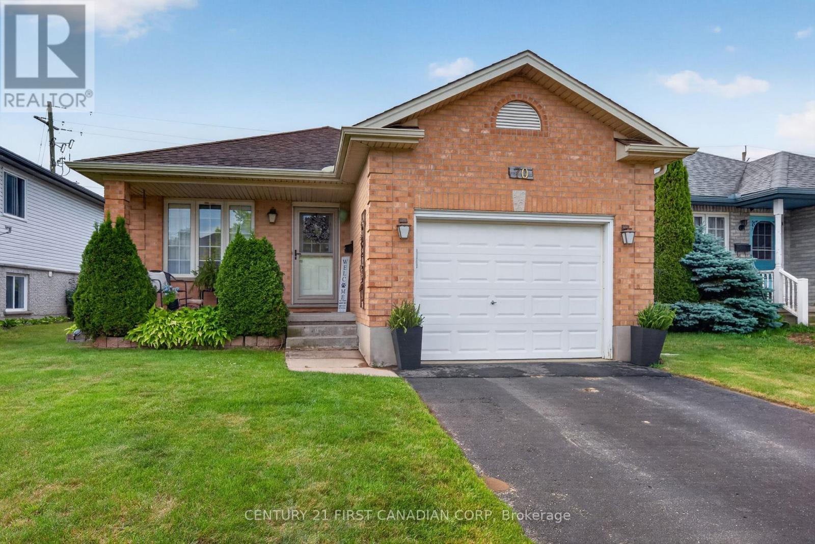 70 JUNIPER CRESCENT, Strathroy-Caradoc, Ontario