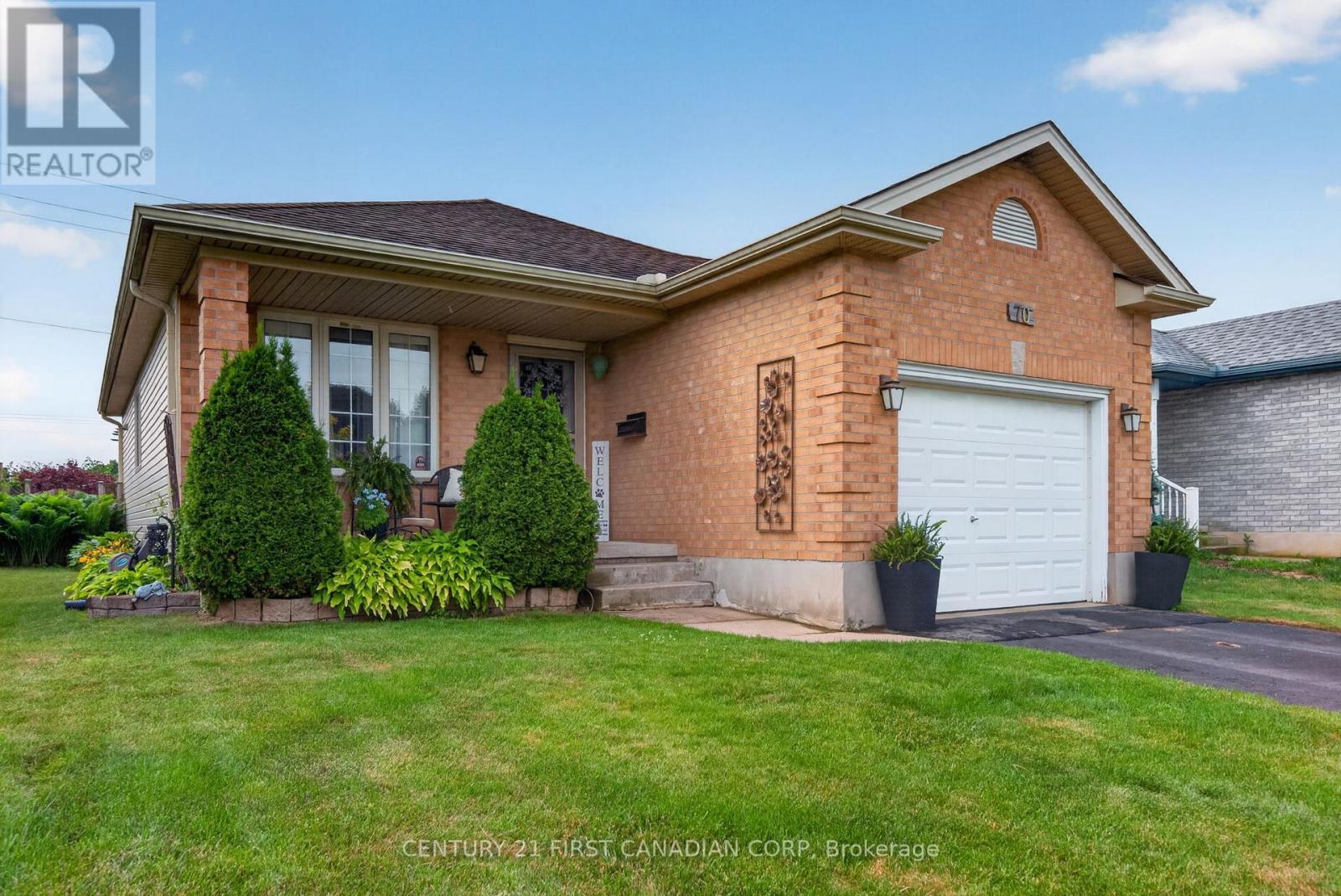 70 Juniper Crescent, Strathroy-Caradoc, Ontario  N7G 4H1 - Photo 2 - X13480338