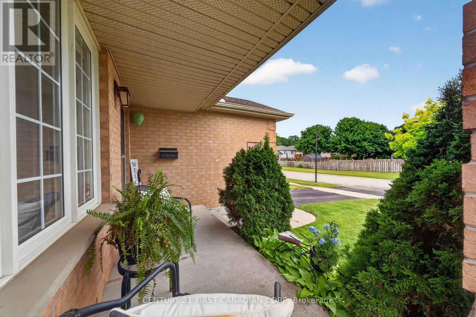 70 Juniper Crescent, Strathroy-Caradoc, Ontario  N7G 4H1 - Photo 5 - X13480338