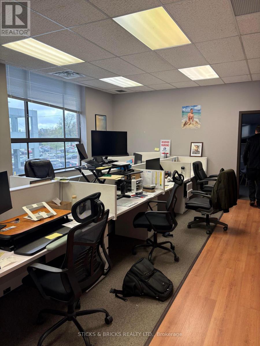 203 - 4673 Ontario Avenue, Niagara Falls, Ontario L2E 3R1 - Photo 15 - X13474712