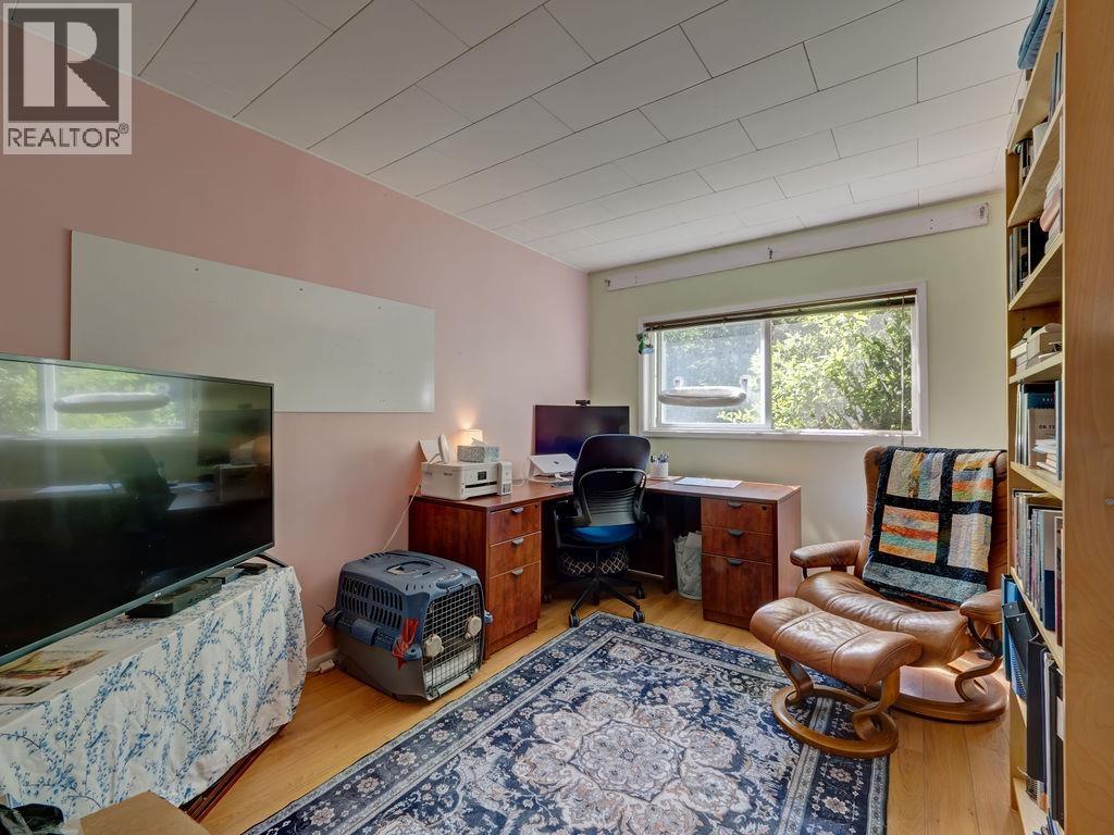 999 Reed Road, Gibsons, British Columbia  V0N 1V7 - Photo 17 - R3138974