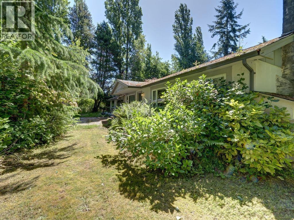 999 Reed Road, Gibsons, British Columbia  V0N 1V7 - Photo 21 - R3138974