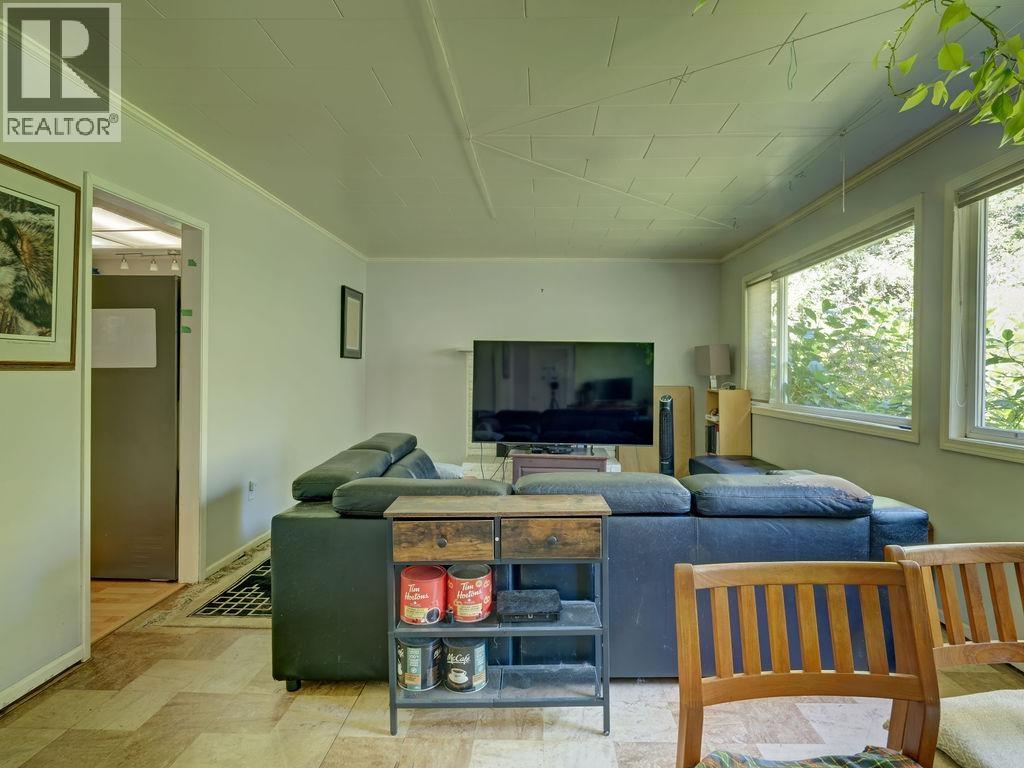 999 Reed Road, Gibsons, British Columbia  V0N 1V7 - Photo 8 - R3138974