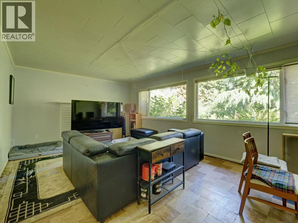 999 Reed Road, Gibsons, British Columbia  V0N 1V7 - Photo 9 - R3138974