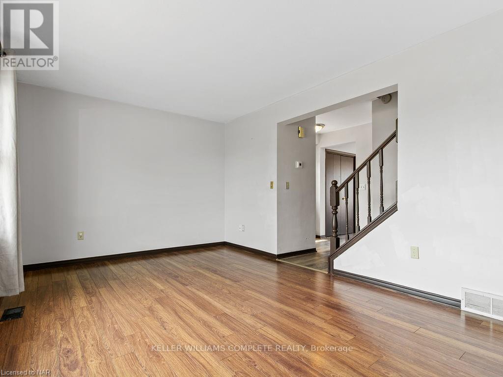 55 Poplar Crescent, Welland, Ontario  L3C 6W2 - Photo 3 - X13476538