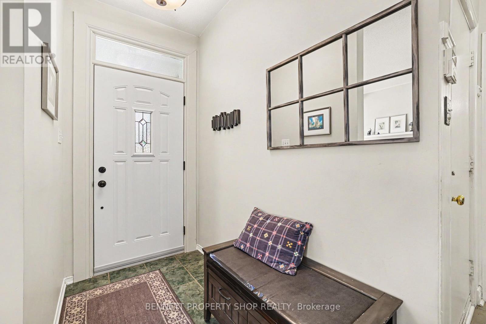 60 Apple Creek Crescent, Ottawa, Ontario K2M 2M5 - Photo 2 - X13428600