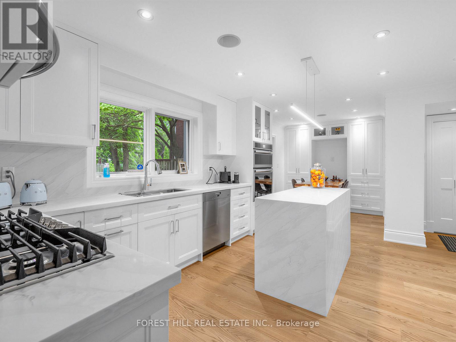 144 Old Forest Hill Road, Toronto, Ontario  M5N 2N8 - Photo 11 - C13480150