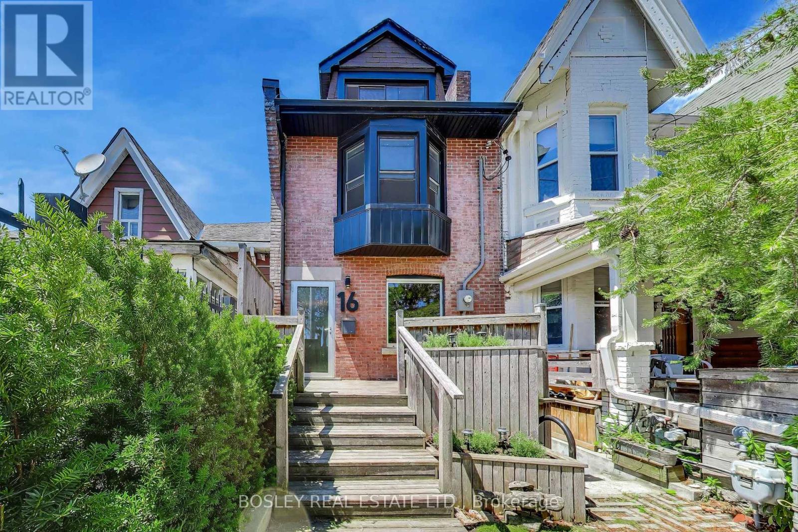 16 ST CLARENS AVENUE, Toronto, Ontario