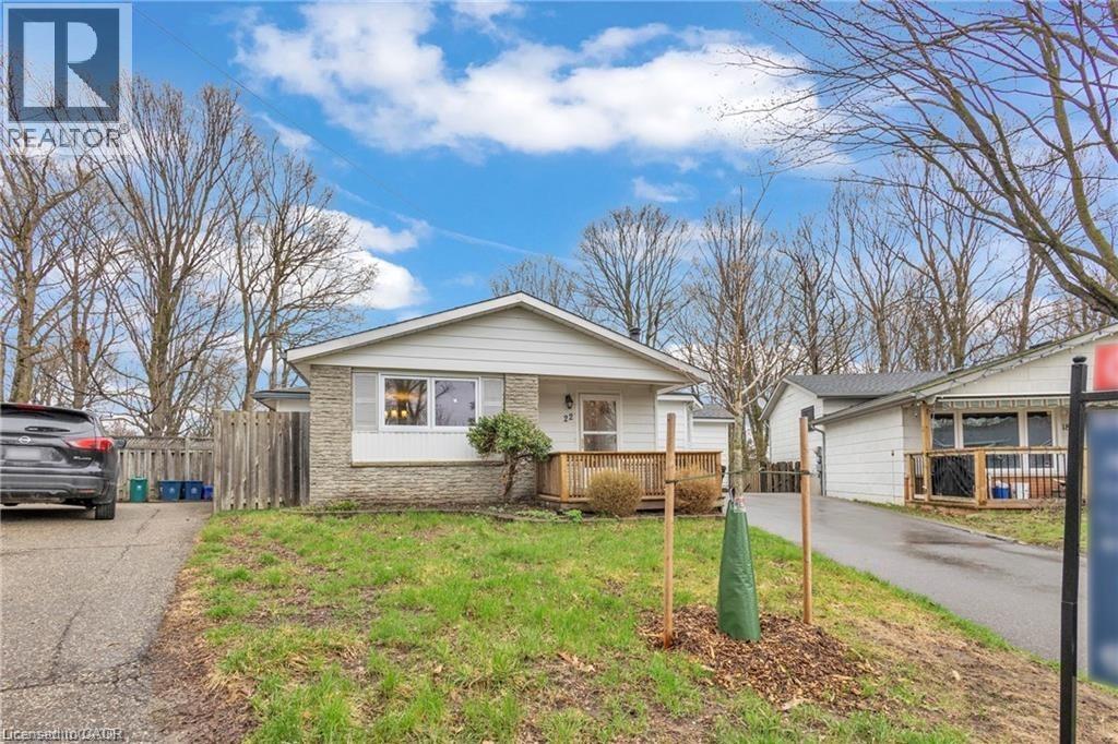 22 Blackhorne Crescent, Kitchener, Ontario  N2E 1T1 - Photo 3 - 40835759
