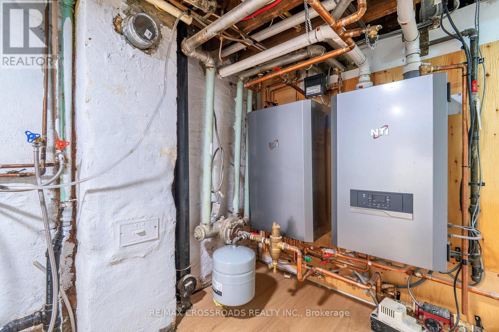 90 Milverton Boulevard, Toronto, Ontario  M4J 1T8 - Photo 32 - E13480152