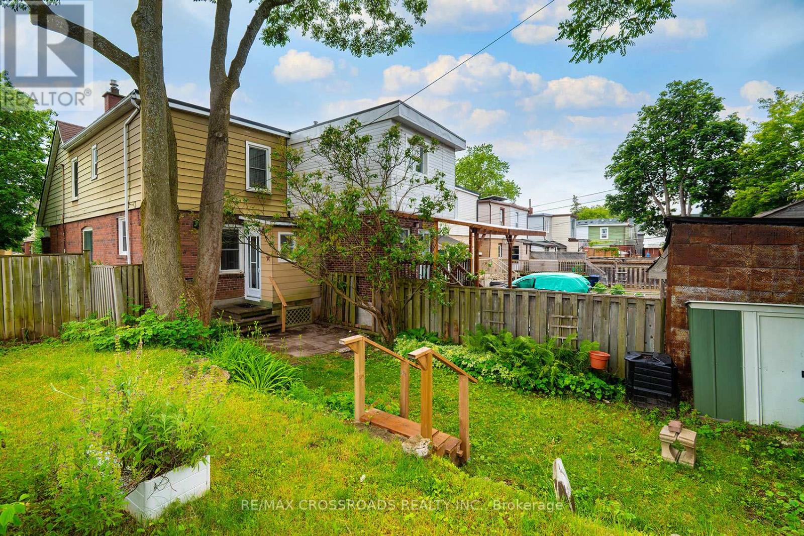90 Milverton Boulevard, Toronto, Ontario  M4J 1T8 - Photo 34 - E13480152