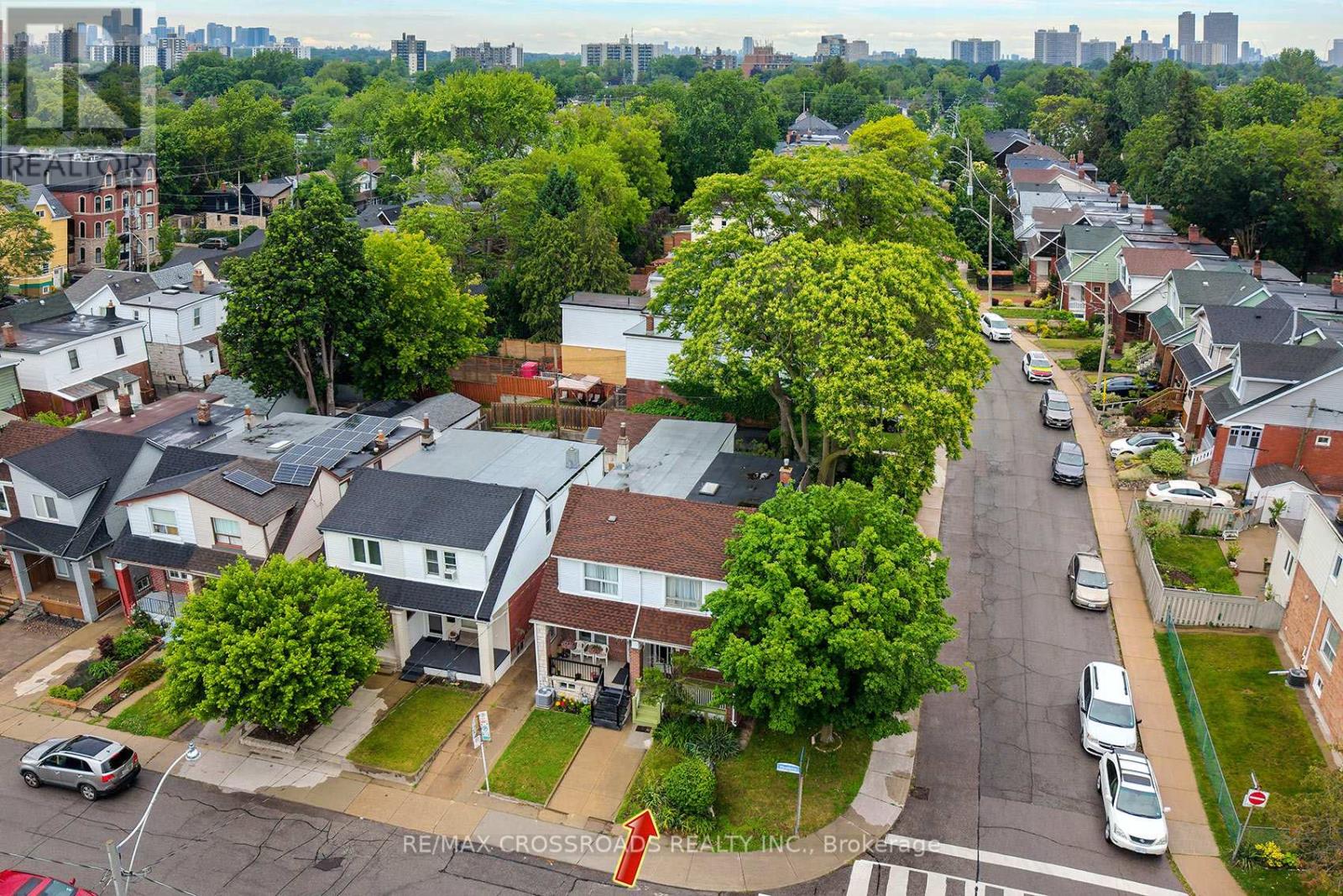 90 Milverton Boulevard, Toronto, Ontario  M4J 1T8 - Photo 4 - E13480152