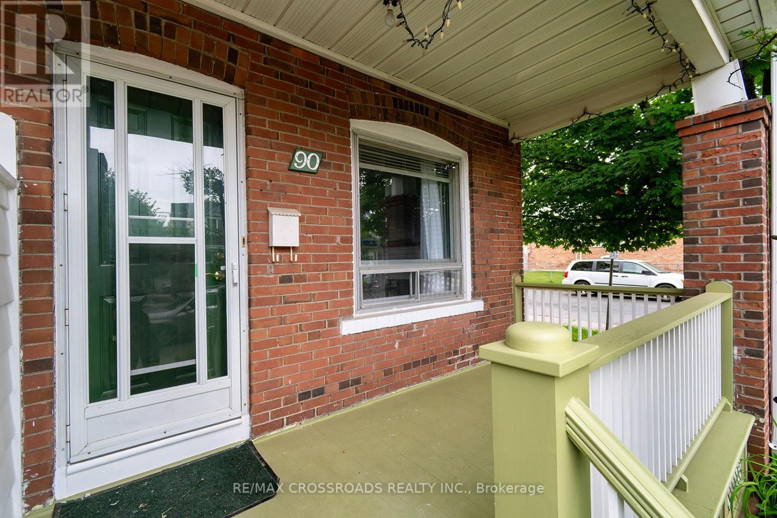 90 Milverton Boulevard, Toronto, Ontario  M4J 1T8 - Photo 6 - E13480152