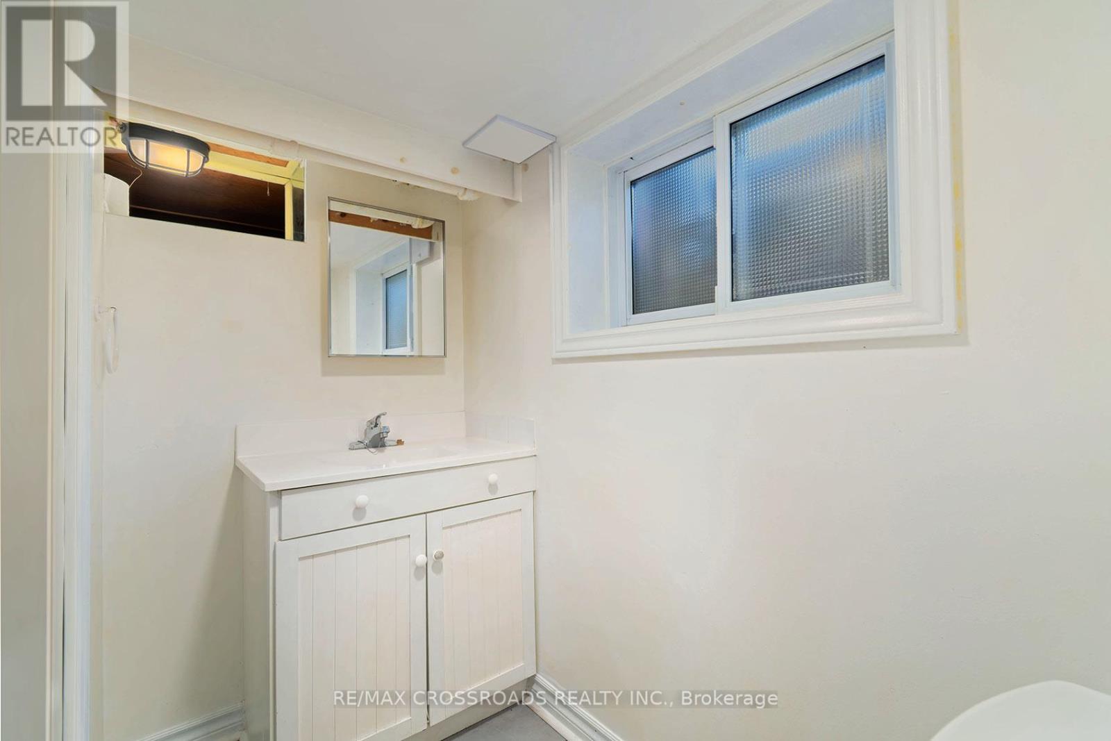 90 Milverton Boulevard, Toronto, Ontario  M4J 1T8 - Photo 30 - E13480152