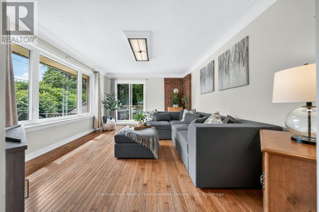 39 CEDAR STREET, Guelph, Ontario