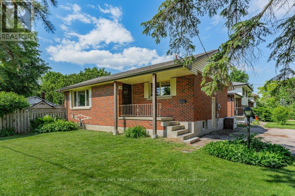 39 Cedar Street, Guelph, Ontario  N1G 1B9 - Photo 10 - X13480292