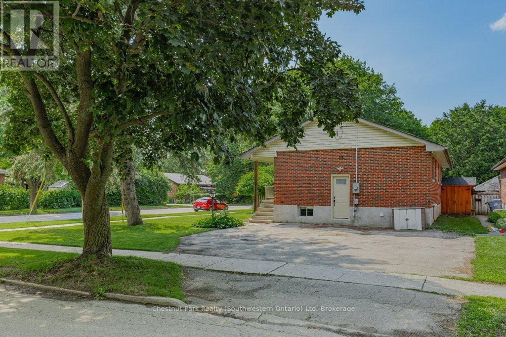 39 Cedar Street, Guelph, Ontario  N1G 1B9 - Photo 11 - X13480292