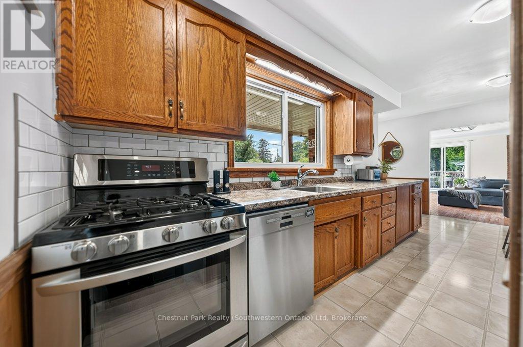 39 Cedar Street, Guelph, Ontario  N1G 1B9 - Photo 18 - X13480292