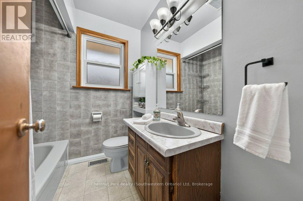 39 Cedar Street, Guelph, Ontario  N1G 1B9 - Photo 33 - X13480292