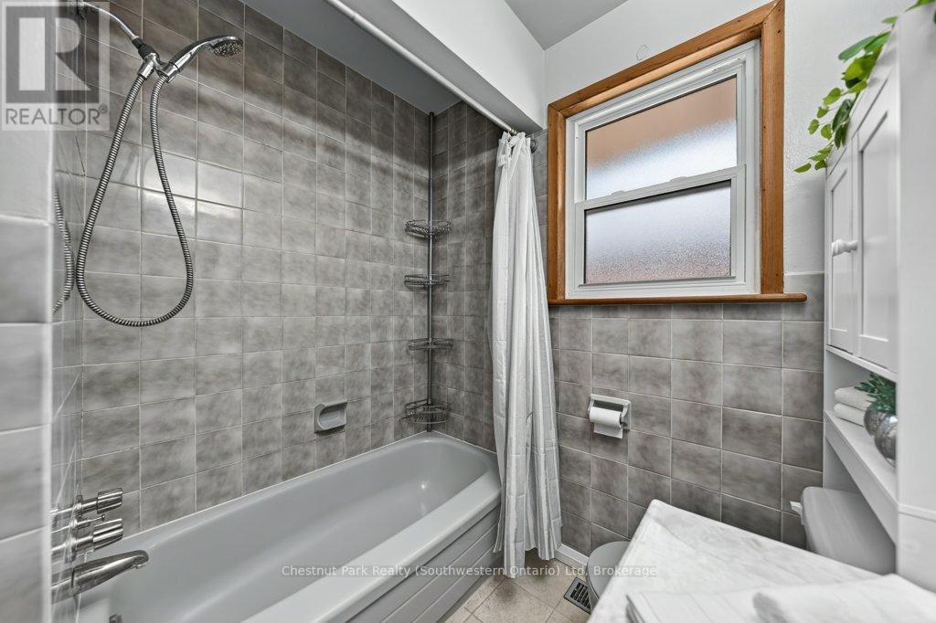 39 Cedar Street, Guelph, Ontario  N1G 1B9 - Photo 34 - X13480292