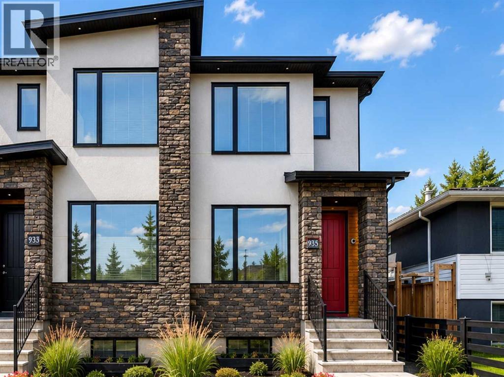 935 Regal Crescent Ne, Calgary, Alberta  T2E 5G8 - Photo 3 - A2323506
