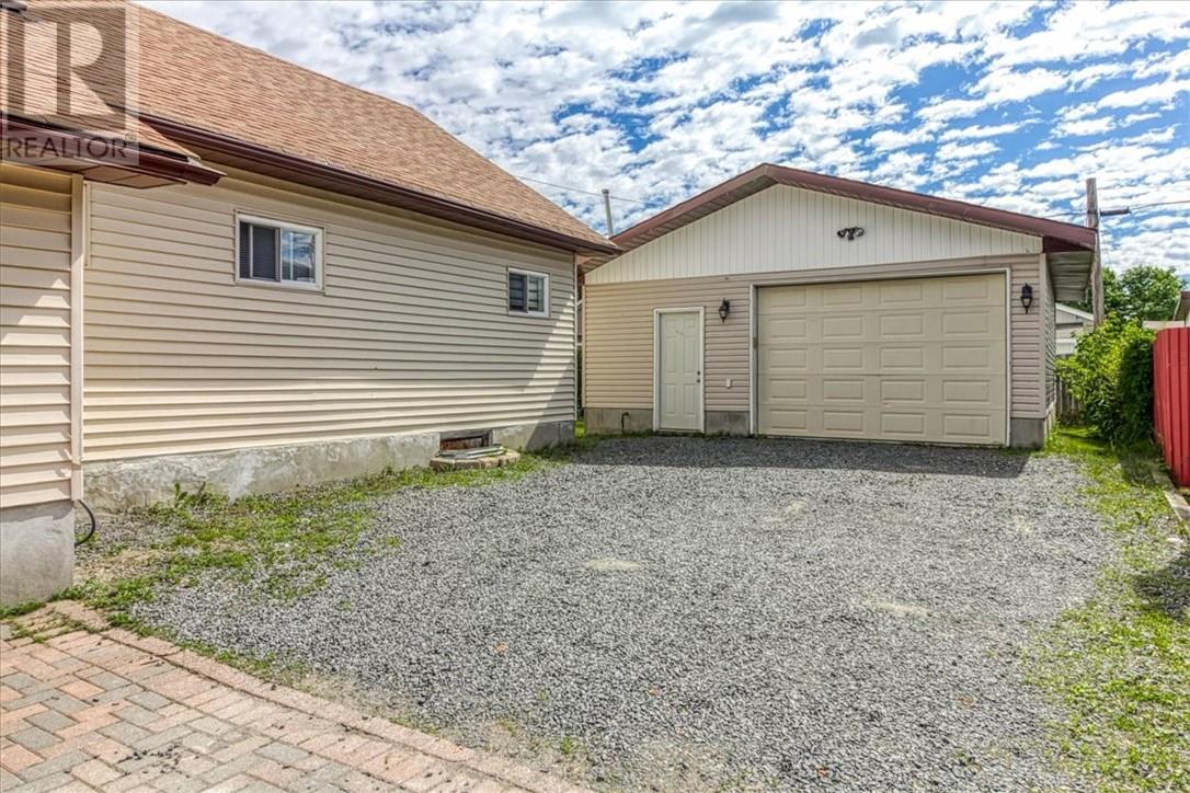 150 Charette Avenue, Chelmsford, Ontario  P0M 1L0 - Photo 4 - 2128755