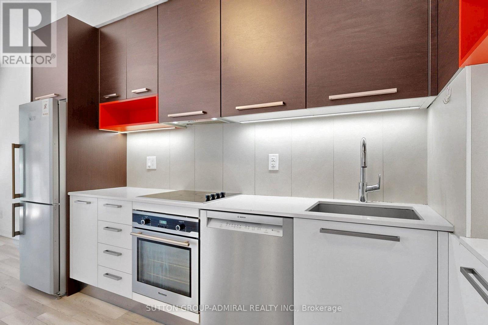 301 - 36 Park Lawn Road, Toronto, Ontario  M8V 0E5 - Photo 4 - W13465616
